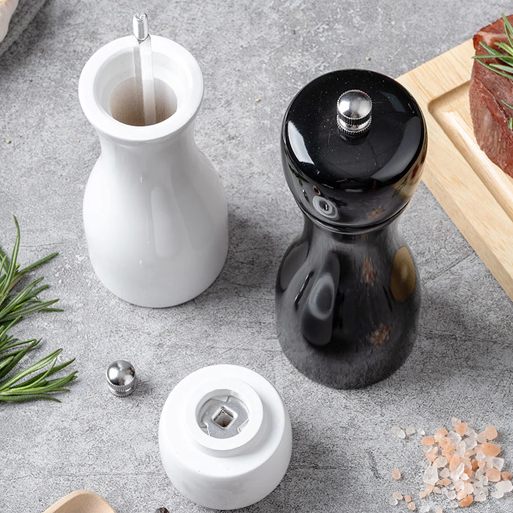 Kitchen Black & White Manual Adjustable Oak Wood Refillable Spice Mills Shakers Salt and Pepper Mill Set with Ceramic Mechanism detail 5