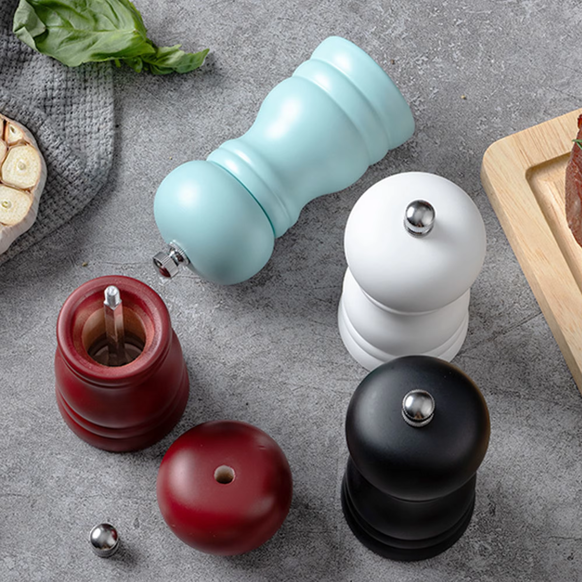 Kitchen 4inch Color PU Baking Paint Manual Classic Adjustable Grinder Ceramic Shakers Refillable Wooden Salt and Pepper Mill Set detail 2